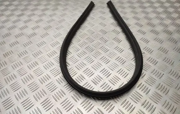 Opel Astra L Engine compartment rubber 