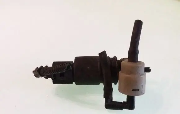 Audi A6 S6 C5 4B Windscreen/windshield washer pump 1J0973722