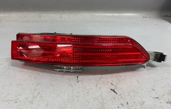 Volkswagen Touareg II Rear fog light 7P6945701C