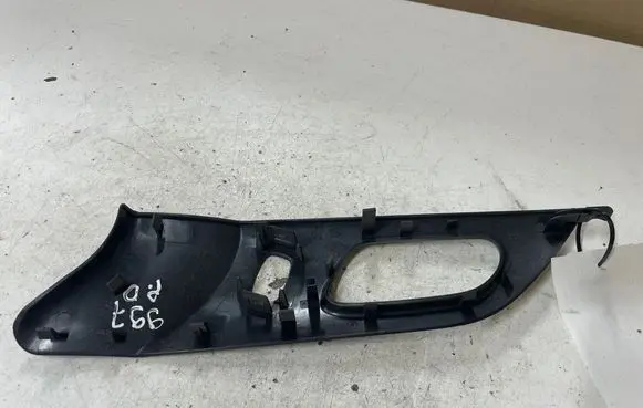 Peugeot 407 Front door interior handle trim 9643531277 739810059