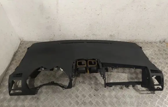 Toyota Auris 150 Dashboard 5530202070 5530202070B1 5584302200