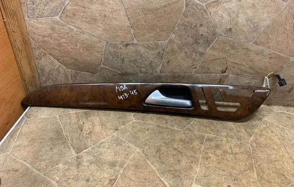 Mercedes-Benz GL X166 Front door card panel trim A1667203322
