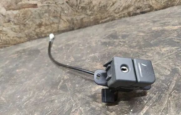 Mercedes-Benz CL C215 Glove box lock 