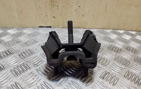 Mercedes-Benz ML W163 Engine mount bracket A1632400417