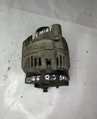 Volkswagen PASSAT B5 Generator/alternator 071903016C