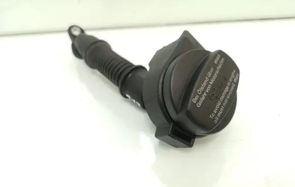 Mercedes-Benz B W245 Oil fill pipe A640100369 1110180302 0210266A124