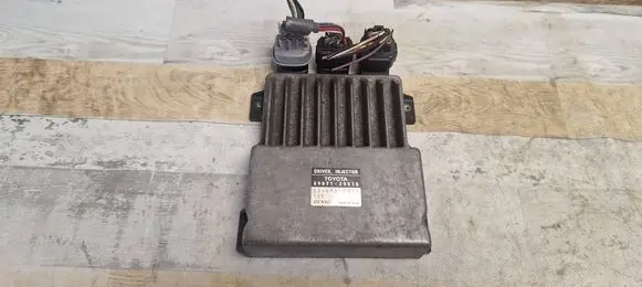 Toyota Corolla Verso AR10 Fuel injection control unit/module 8987120070 1310001371