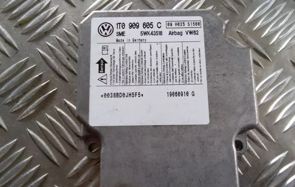Volkswagen Touran I Airbag control unit/module 1T0909605C 5WK43518
