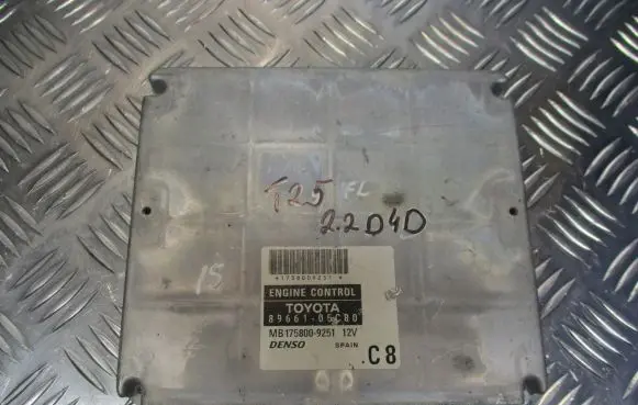 Toyota Avensis T250 Engine control unit/module 89661-05C80