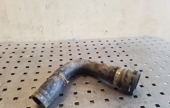 Audi A6 S6 C6 4F Engine coolant pipe/hose 4F0121101