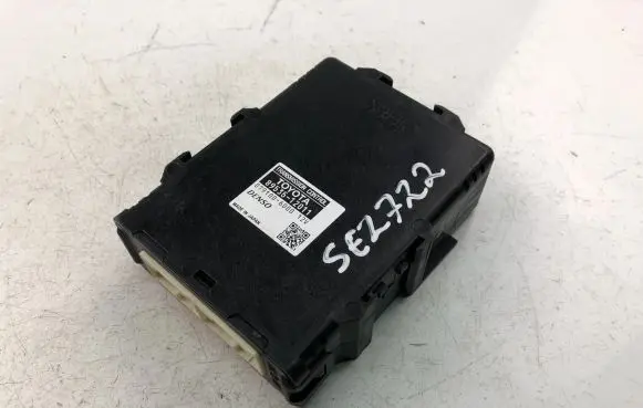 Toyota Auris E180 Other control units/modules 8953512011