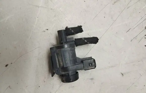 Volkswagen Polo III 6N 6N2 6NF Turbo solenoid valve 191906283A