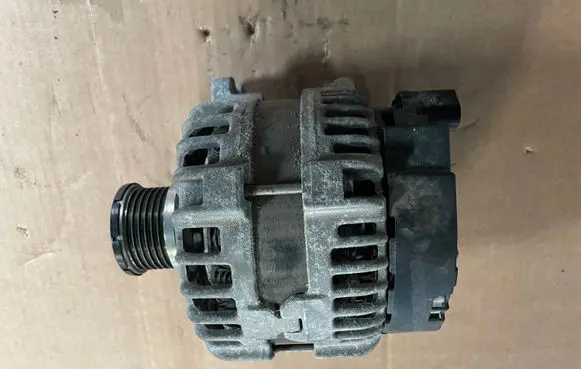 Audi A4 S4 B8 8K Generator/alternator 04L903017F 0125711154