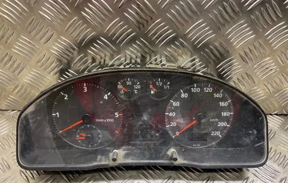 Audi A4 S4 B5 8D Speedometer (instrument cluster) 88311225