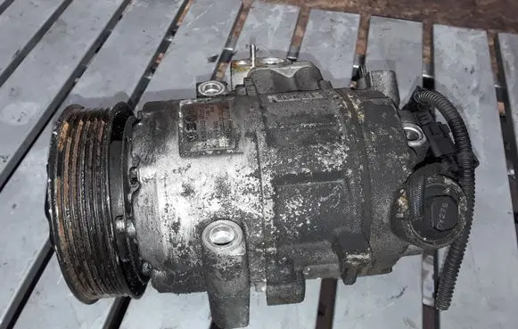 Volkswagen Fox Air conditioning (A/C) compressor (pump) 6Q0820803D