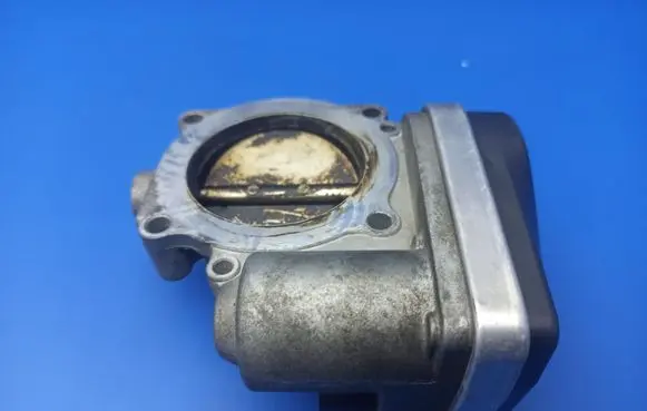 Chrysler Pacifica Throttle valve 04861691AA A2C53099253