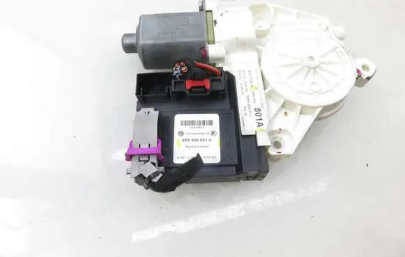Audi A3 S3 8P Front door window regulator motor 8P0959801A