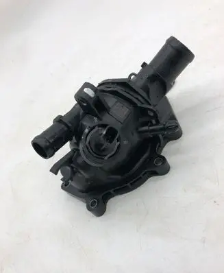 Nissan Qashqai J12 Thermostat housing 110600260r