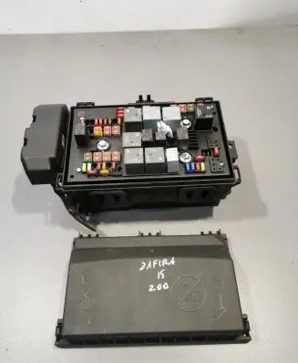 Opel Zafira C Fuse box set