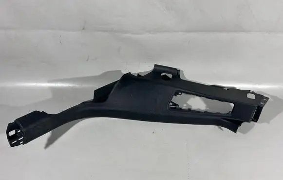 Porsche Macan (95B) (C) pillar trim 95B867767F