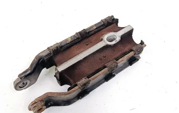 Volvo XC70 Engine mount bracket 8G9N6P082BA 31262935