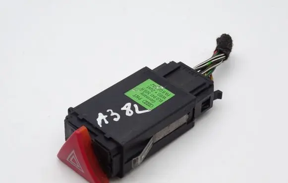 Audi A3 S3 8L Hazard light switch 8L0941509H