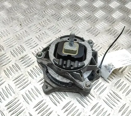 BMW 2 F22 F23 Engine mount bracket 6859412