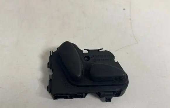 Mercedes-Benz C W203 Seat control switch 2108213751 03463810