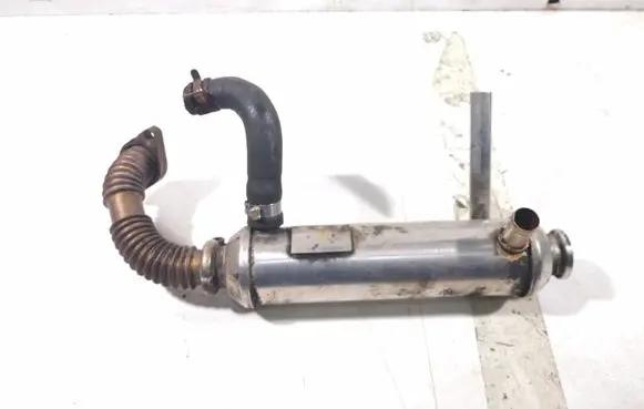 Opel Zafira B EGR valve cooler 55203716