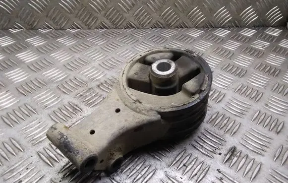 Opel Vectra C Engine mount bracket 