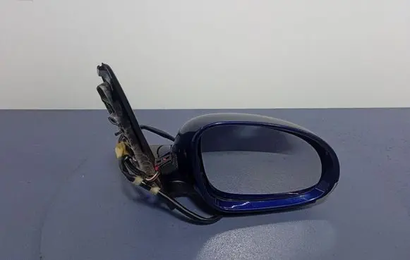 Volkswagen Golf Plus Front door electric wing mirror 