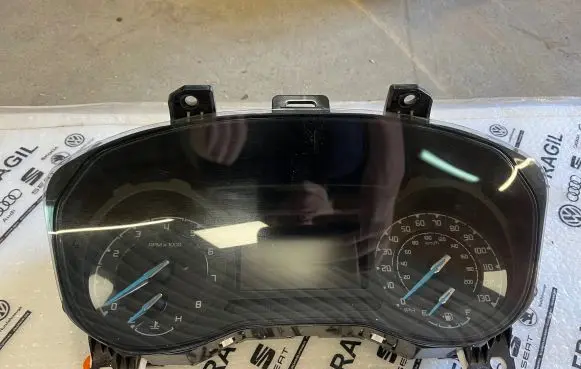 Speedometer (instrument cluster)
