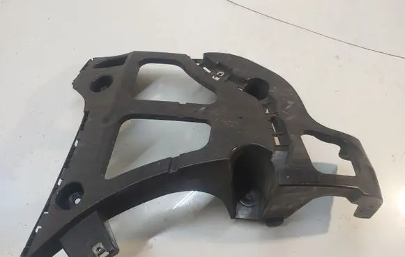 BMW X5 E70 Bumper support mounting bracket corner 7158445