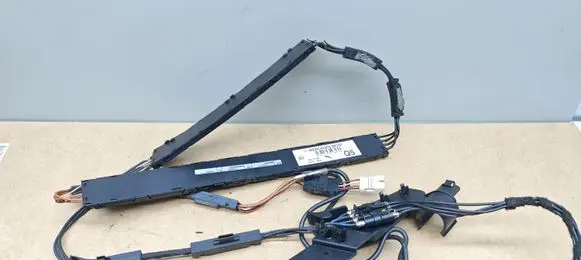 Mercedes-Benz CLK A209 C209 Aerial antenna amplifier A2038203689