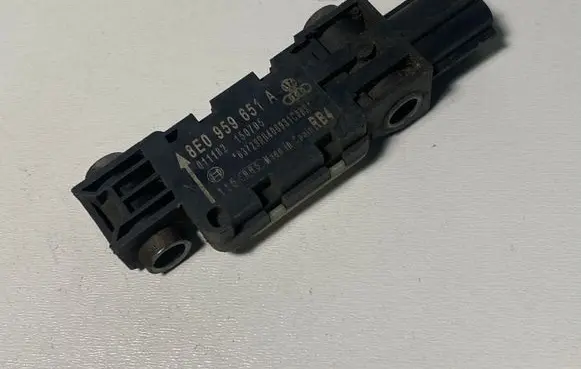 Audi A4 S4 B7 8E 8H Airbag deployment crash/impact sensor 8E0959651A