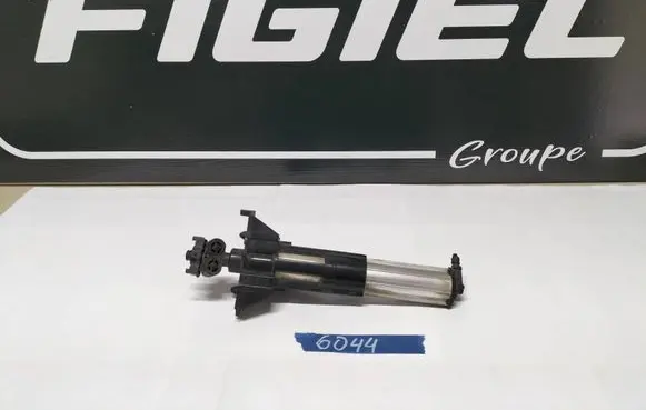 Citroen DS4 Headlight washer spray nozzle