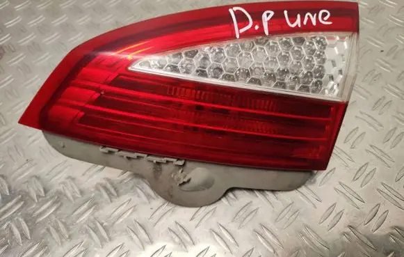 Ford Mondeo MK IV Tailgate rear/tail lights 7S7113A602B