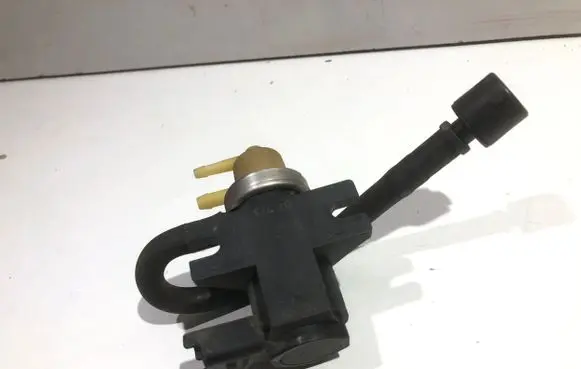 Citroen C4 Grand Picasso Turbo solenoid valve 9661960380