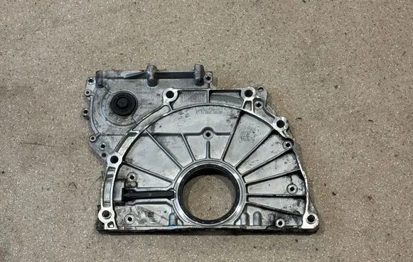 BMW 5 G30 G31 G38 Timing chain cover 8513999