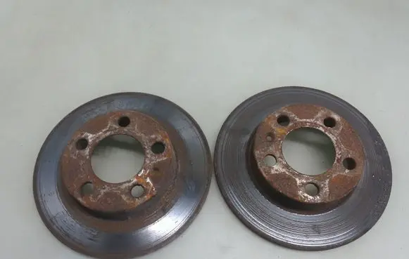 Volkswagen Golf IV Rear brake disc