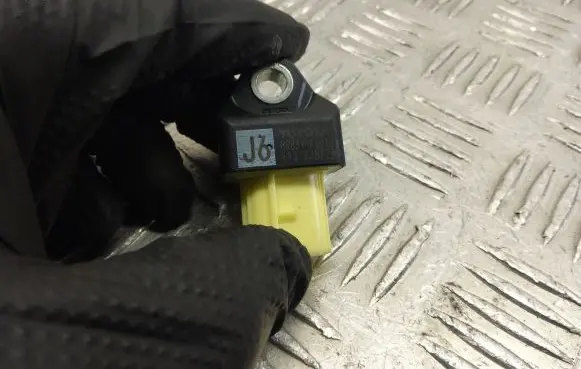 Toyota C-HR I Airbag deployment crash/impact sensor 89831-F4010
