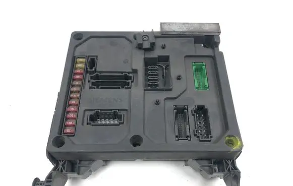 Volkswagen Sharan Fuse box cover S108145200H 7M0962258J