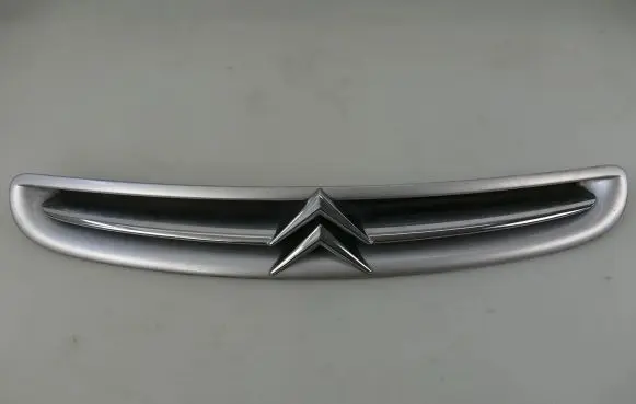 Citroen Xsara Picasso Front grill 9632099177