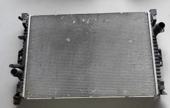 Volvo V60 Coolant radiator 31338765