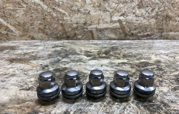 Jaguar XK - XKR Nuts/bolts 