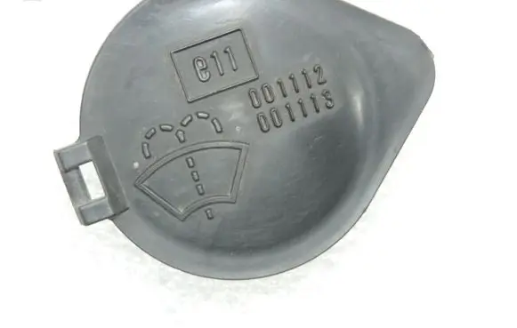 Toyota RAV 4 (XA30) Window washer liquid tank fill tube