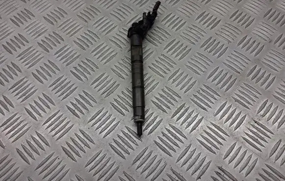 Toyota Auris 150 Fuel injector 23670-0W020