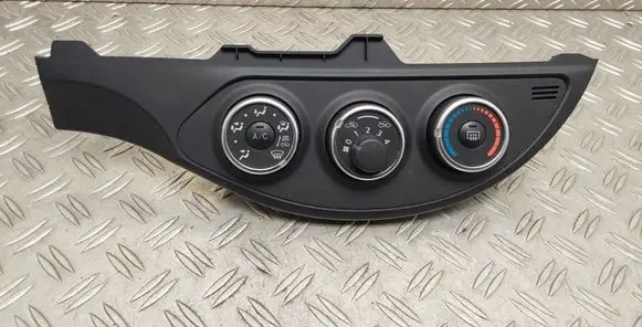 Toyota Yaris Climate control unit 554060D390