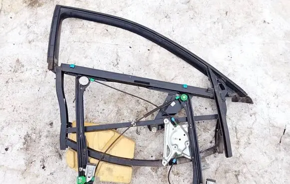 Audi A4 S4 B5 8D Front door window/glass frame 