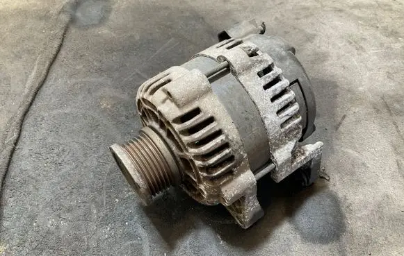 Opel Insignia A Generator/alternator 13579666